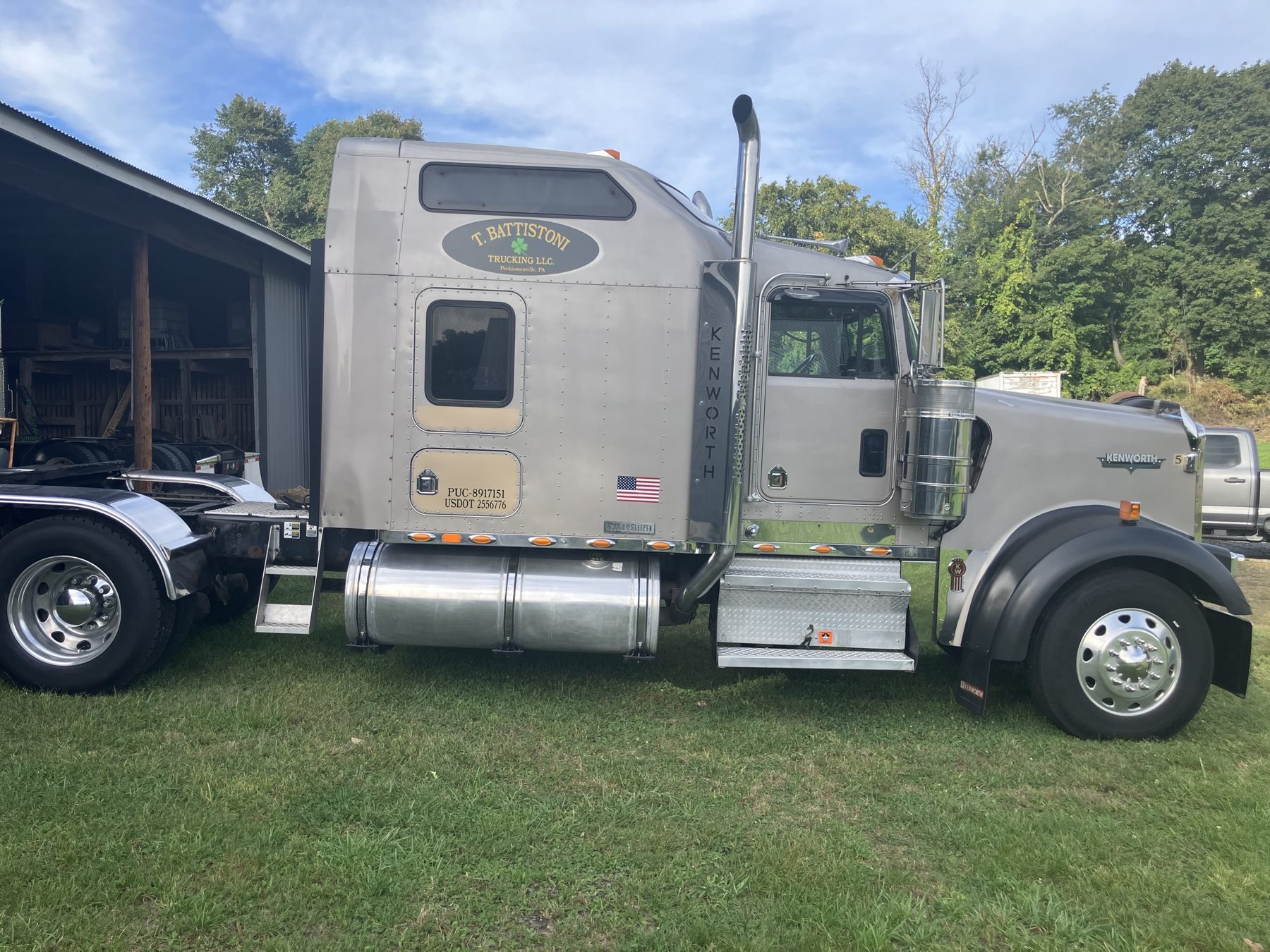 T. Battistoni Trucking Kenworth tractor in Perkiomenville